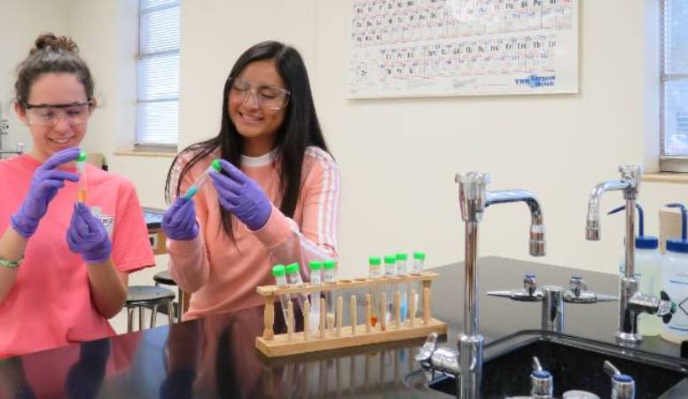 Students in lab